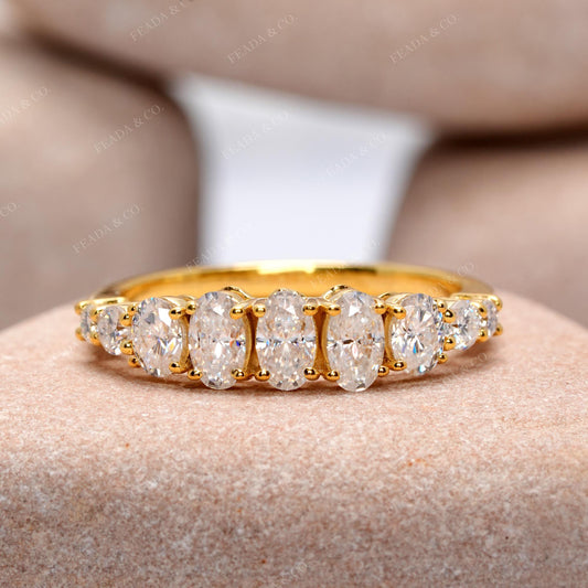 1.24 CT Round, Oval Cut Colorless Engagement Ring