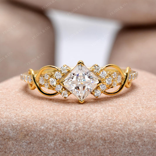 0.974 CT Princess, Round Cut Colorless Engagement Ring