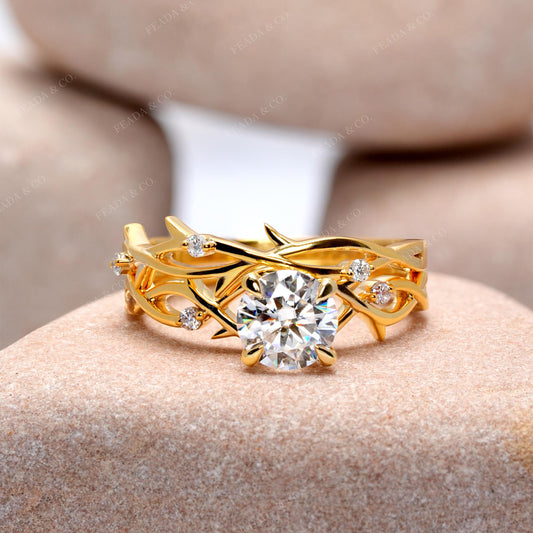 1.07 CT Round Cut Colorless Engagement Ring