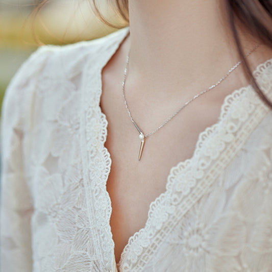 Minimal Pearl Necklace