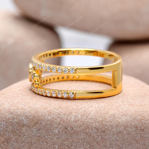 0.538 CT Round Cut Colorless Engagement Ring