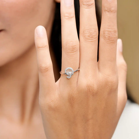 Leaflight Delicate Ring