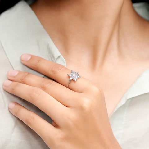 Flora Glow Delicate Ring