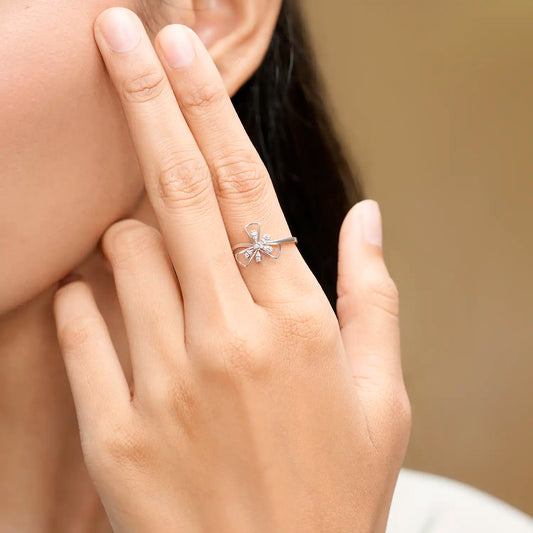 Whisper Curve Delicate Ring