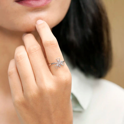 Whisper Curve Delicate Ring