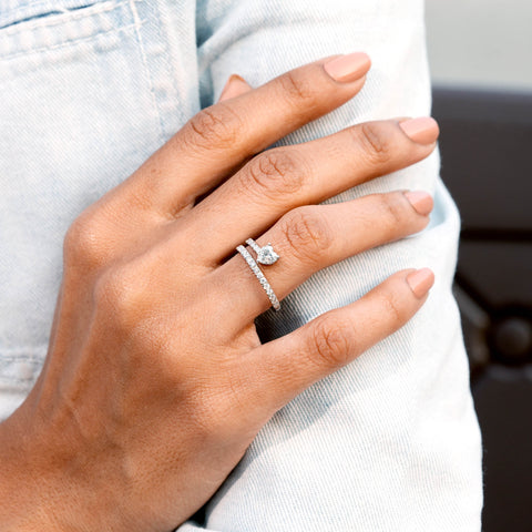 0.908 CT Heart, Round Cut Colorless Engagement Ring