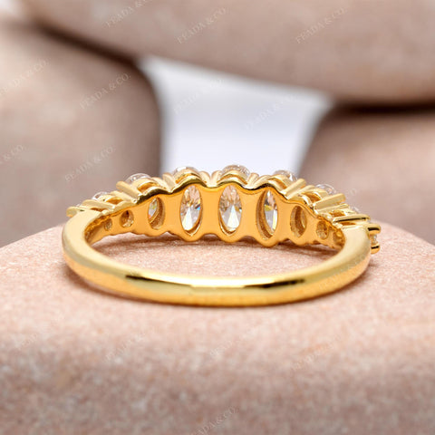 1.24 CT Round, Oval Cut Colorless Engagement Ring