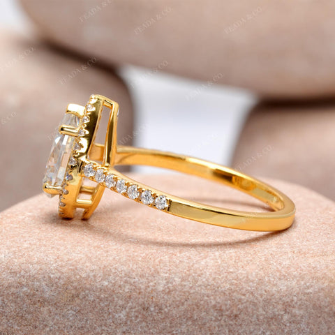 1.638 CT Pear, Round Cut Colorless Engagement Ring