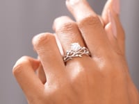 1.07 CT Round Cut Colorless Engagement Ring