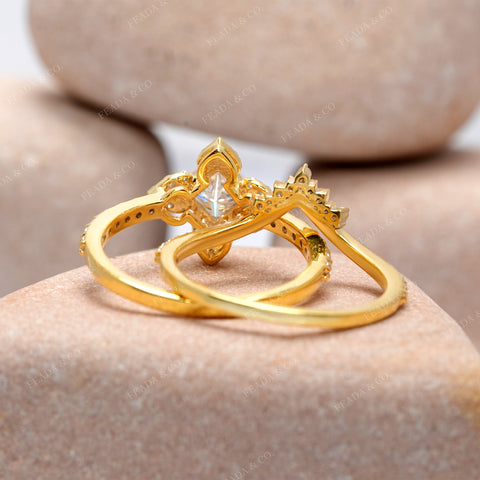 1.38 CT Round, Pear Cut Colorless Engagement Ring