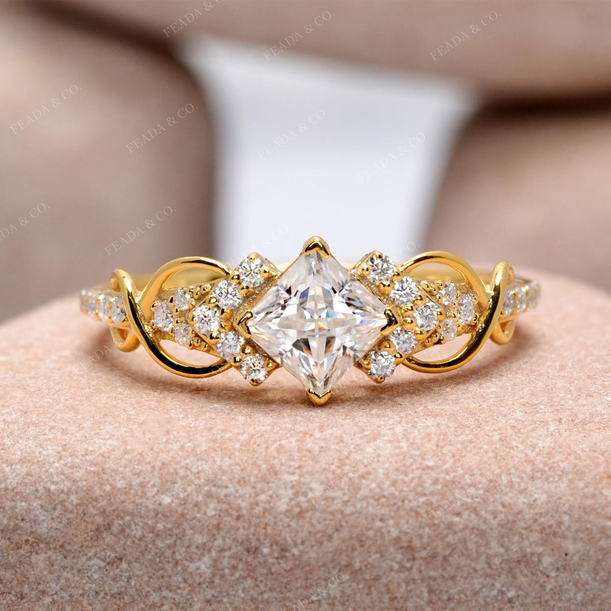 0.974 CT Princess, Round Cut Colorless Engagement Ring