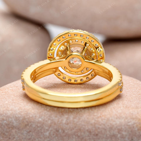 1.5 CT Round Cut Colorless Engagement Ring