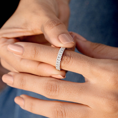 0.896 CT Round Cut Colorless Engagement Ring
