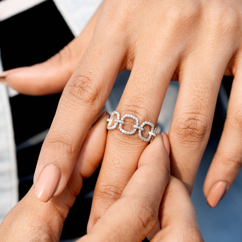 0.826 CT Round Cut Colorless Engagement Ring