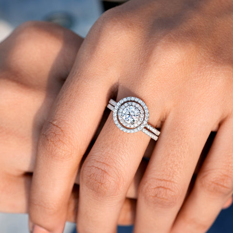 1.5 CT Round Cut Colorless Engagement Ring