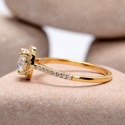 1.23 CT Round Cut Colorless Engagement Ring