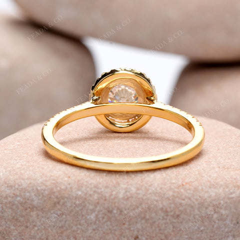 1.23 CT Round Cut Colorless Engagement Ring
