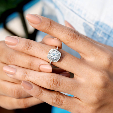 2.199 CT Round Cut Colorless Engagement Ring