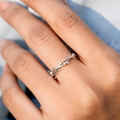 1.07 CT Round Cut Colorless Engagement Ring