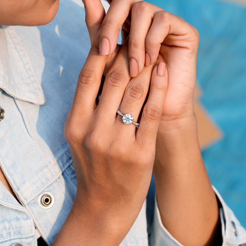 2.176 CT Round Cut Colorless Engagement Ring