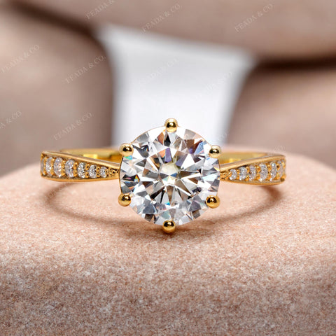 2.176 CT Round Cut Colorless Engagement Ring
